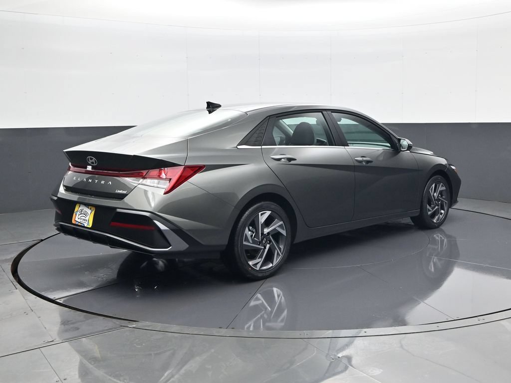 New 2026 Hyundai Elantra Limited FWD image 5