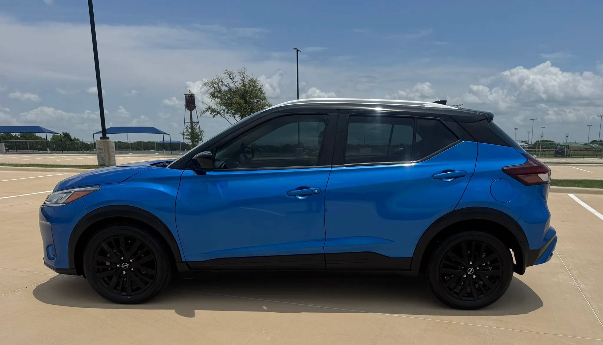 Used 2023 Nissan Kicks SV FWD image 9