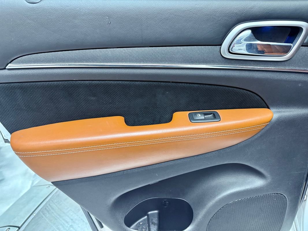 Used 2015 Jeep Grand Cherokee SRT w/ Trailer Tow Group IV image 17