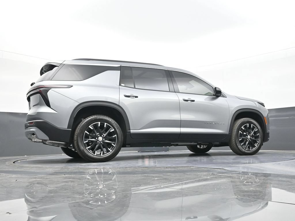 New 2026 Chevrolet Traverse LT w/ Sun and Wheel Package FWD image 41