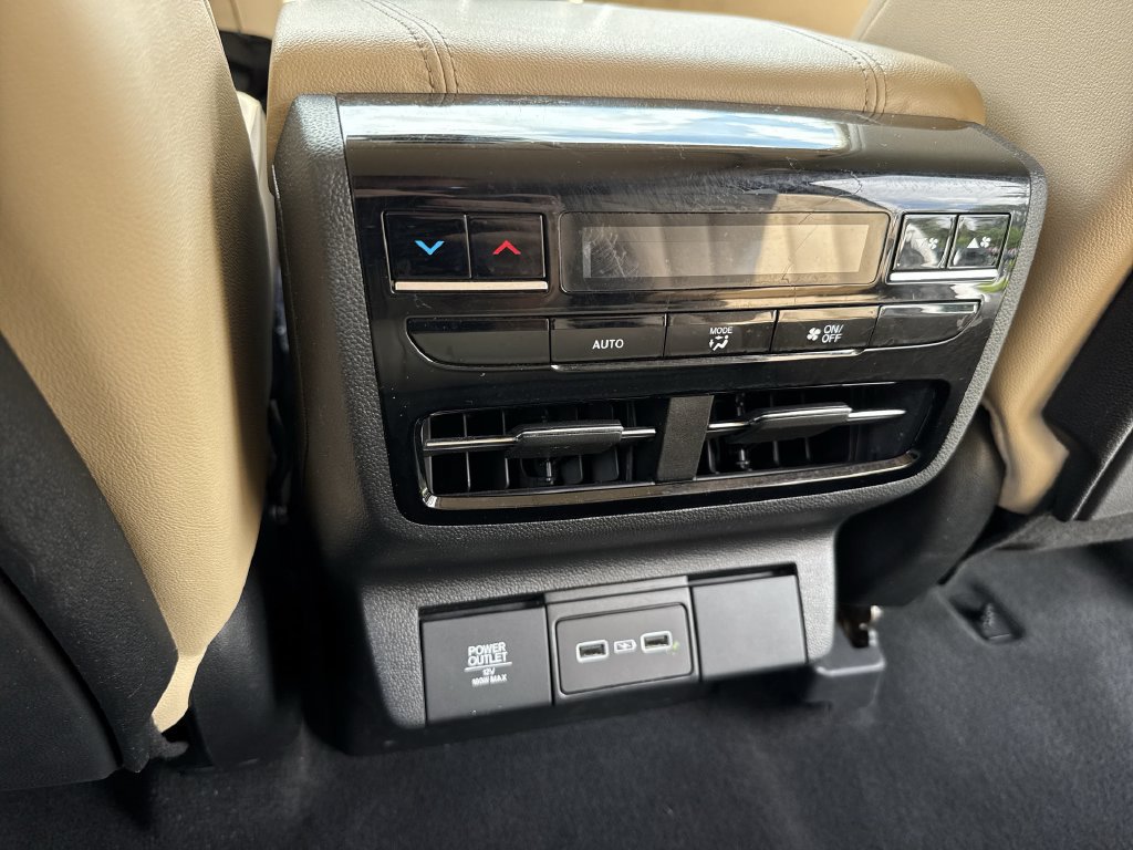 Used 2022 Acura MDX FWD image 37