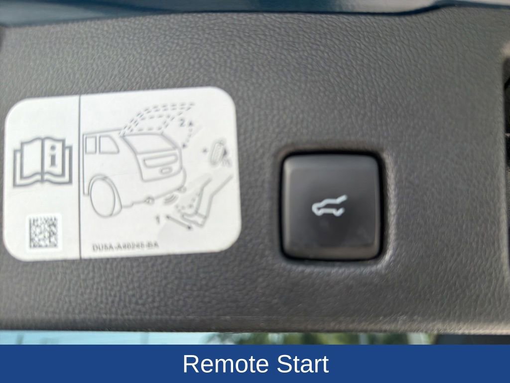 Used 2020 Ford Escape Titanium image 10