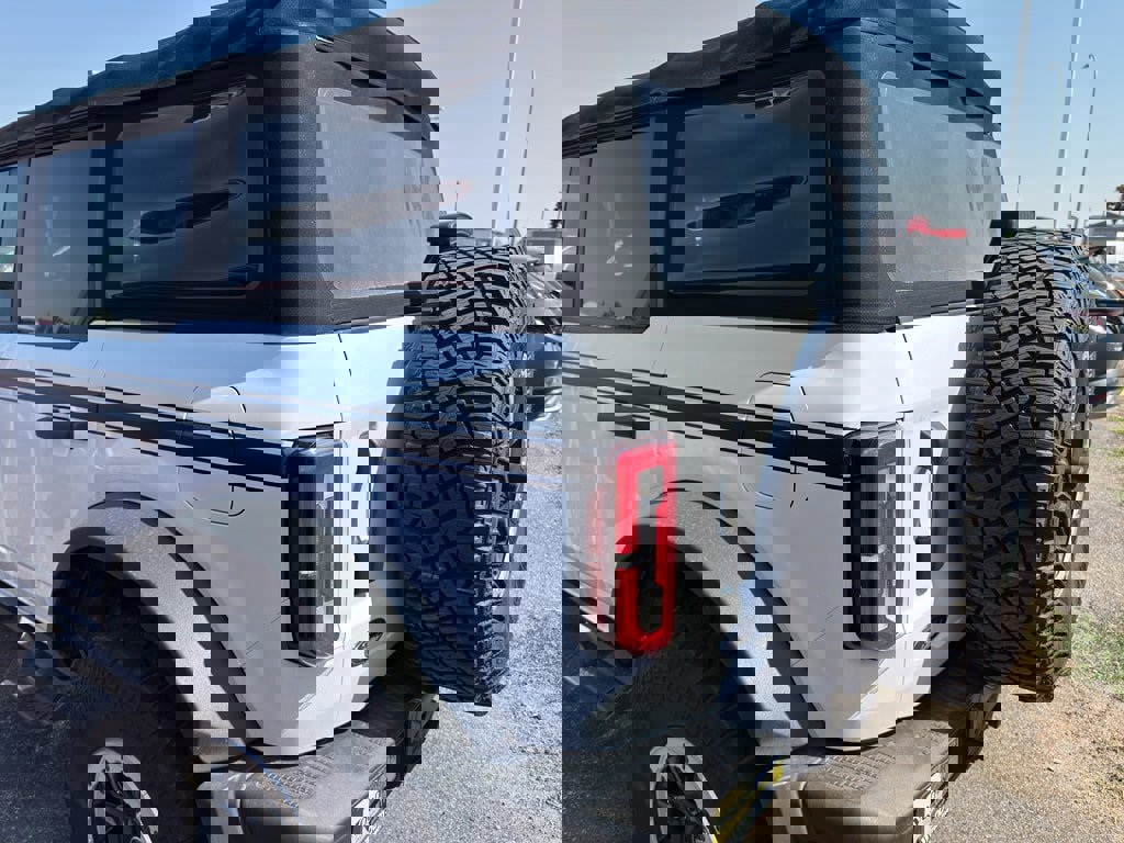 Used 2021 Ford Bronco Badlands image 5