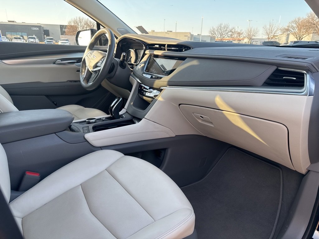 Certified 2022 Cadillac XT5 Premium Luxury w/ Technology Package image 9