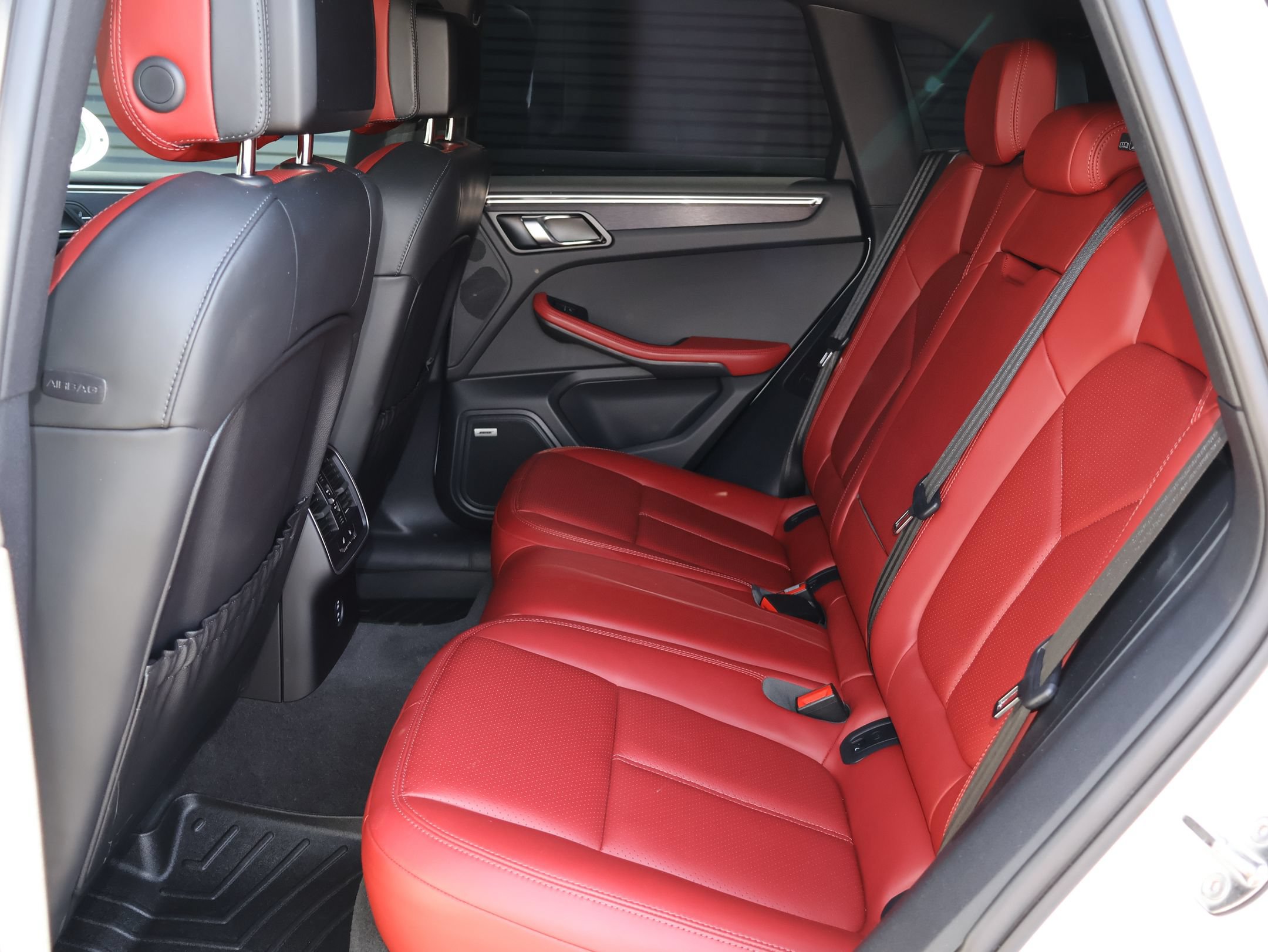 Used 2022 Porsche Macan GTS AWD/4WD image 28