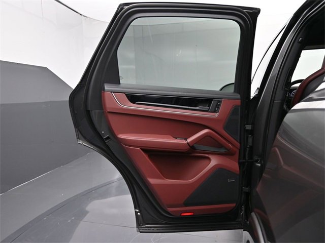 New 2026 Porsche Cayenne S image 18