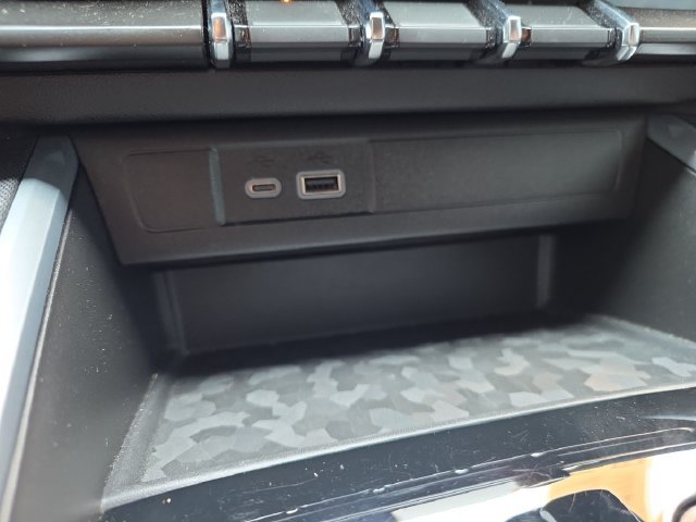 Used 2025 Chevrolet Colorado Trail Boss AWD/4WD image 6