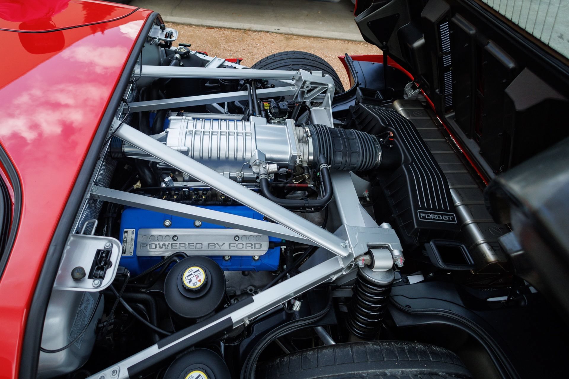 Used 2005 Ford GT RWD image 58