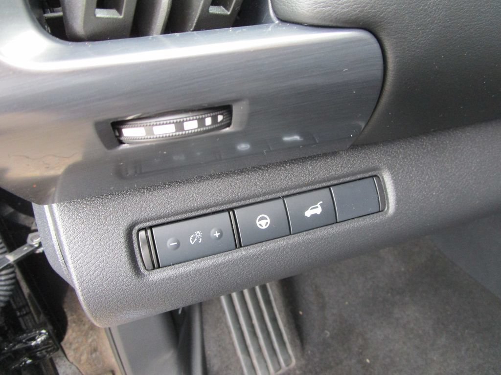 Used 2024 Nissan Pathfinder SL FWD image 22