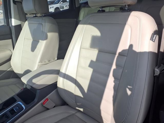 Used 2017 Ford Escape Titanium image 6