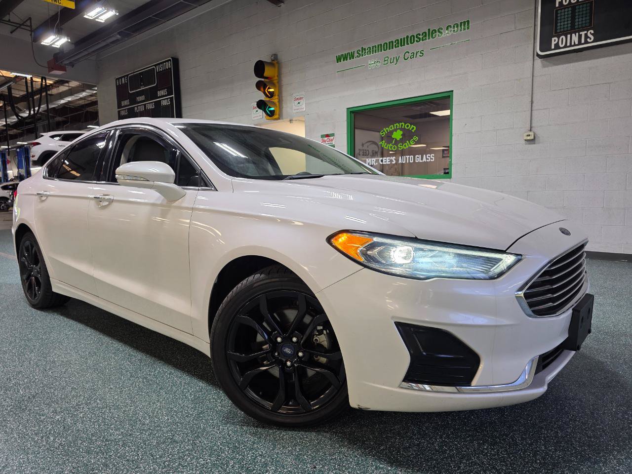 Used 2019 Ford Fusion SEL FWD image 14
