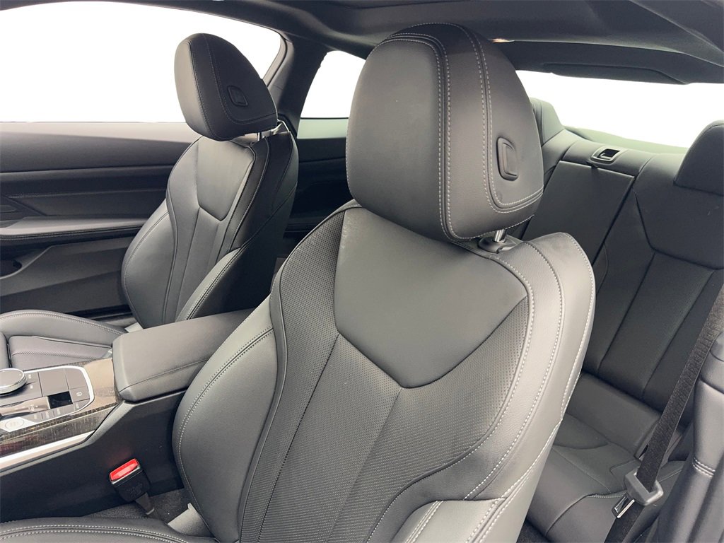 Used 2023 BMW 430i Coupe w/ Convenience Package image 27