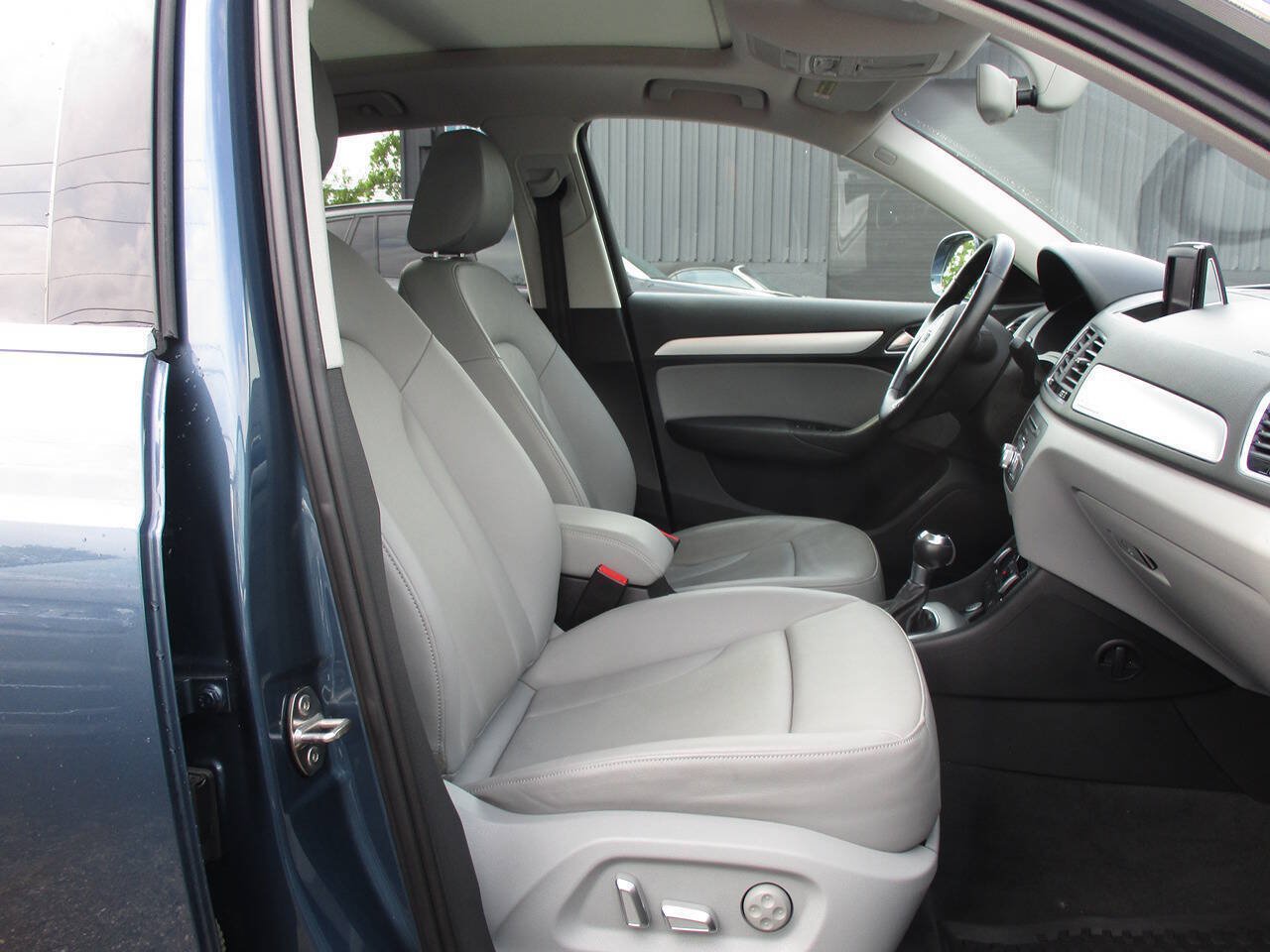 Used 2016 Audi Q3 2.0T Premium Plus w/ Technology Package AWD/4WD image 56
