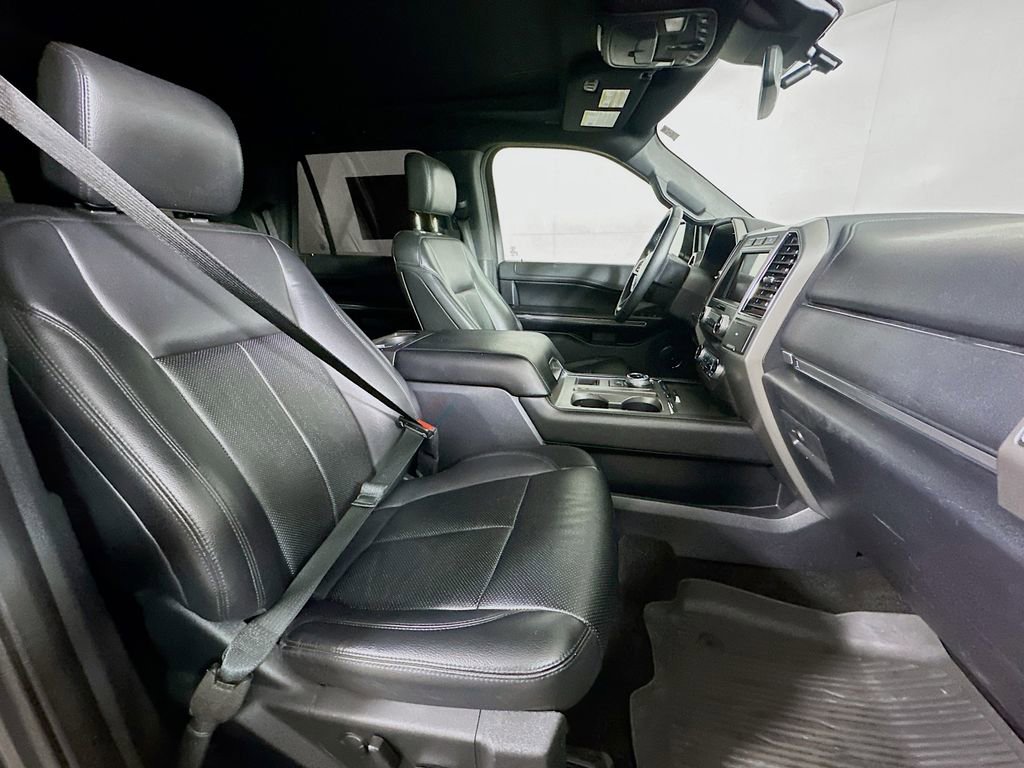 Used 2020 Ford Expedition XLT w/ Equipment Group 202A RWD image 12