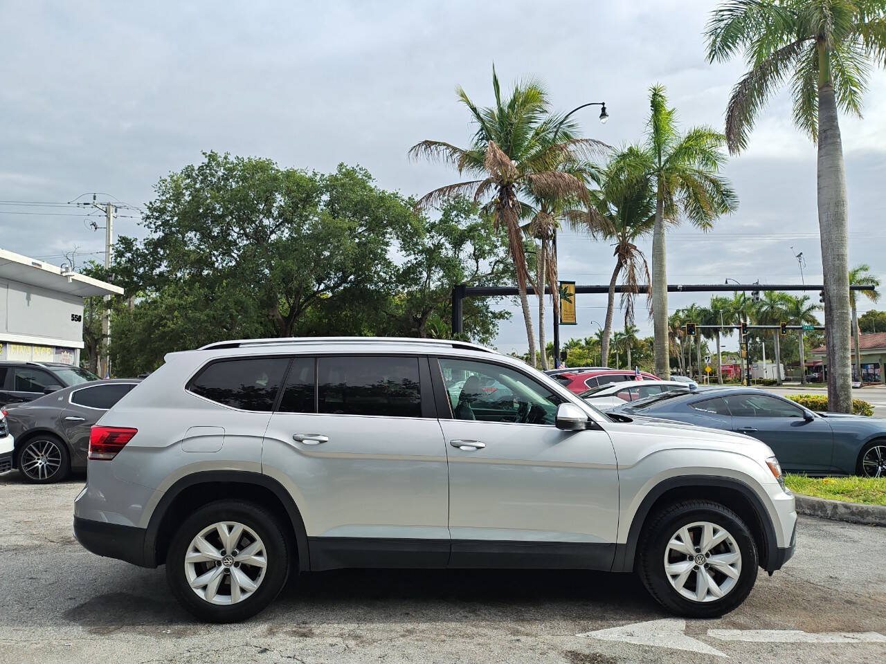 Used 2018 Volkswagen Atlas SE FWD image 12