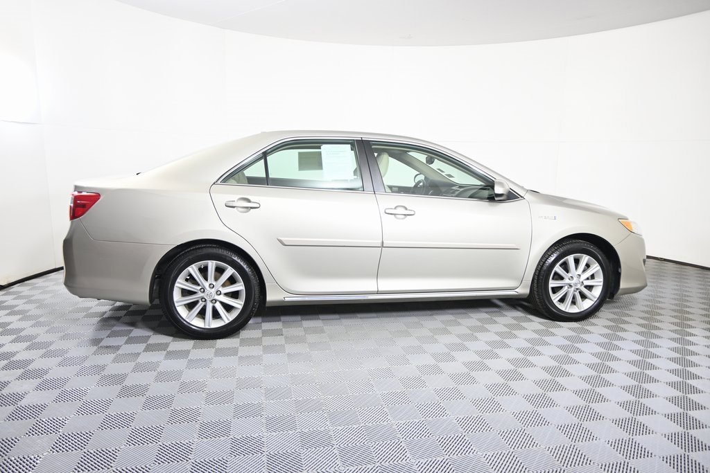 Used 2014 Toyota Camry LE image 7