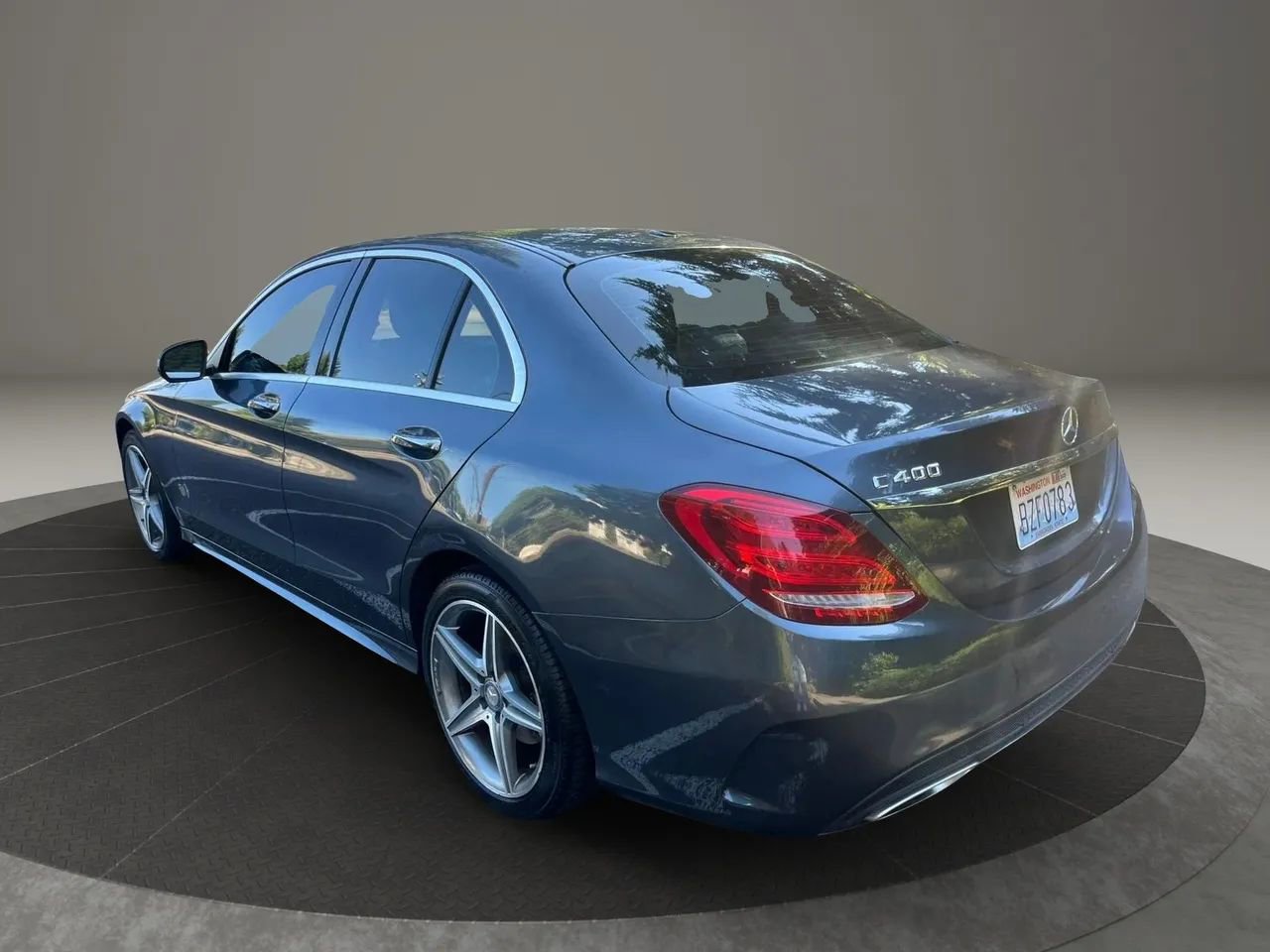 Used 2015 Mercedes-Benz C 400 4MATIC image 4