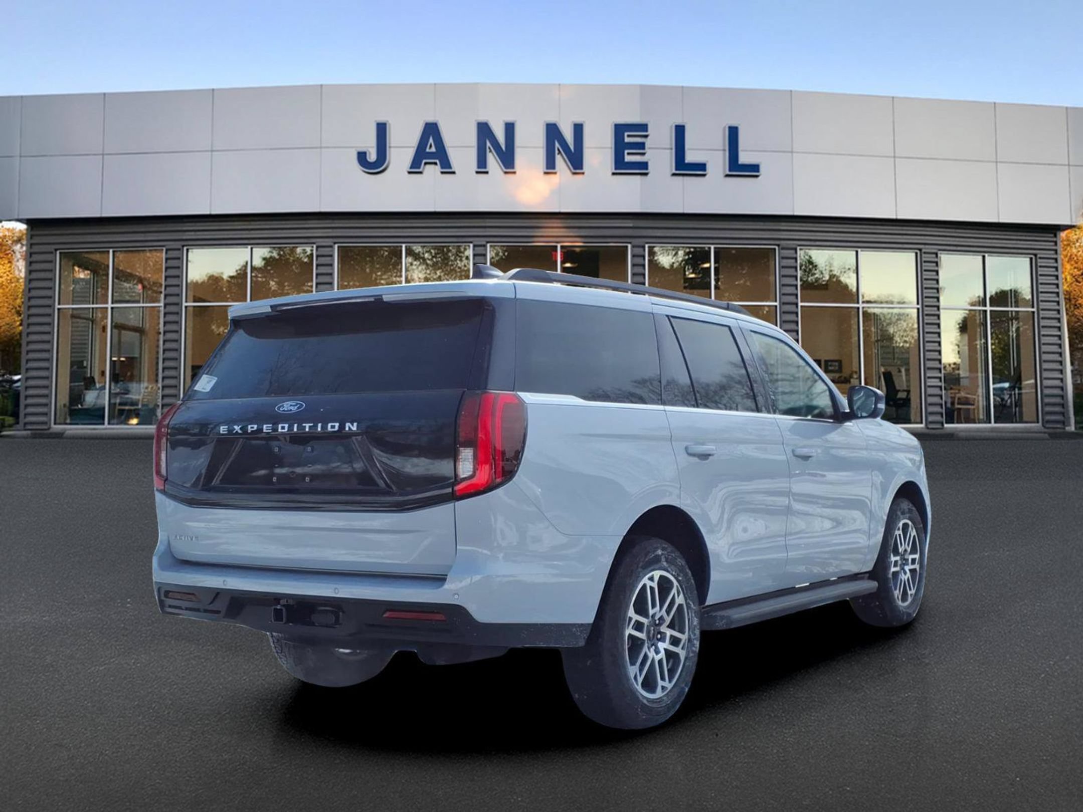 New 2026 Ford Expedition Active AWD/4WD image 3