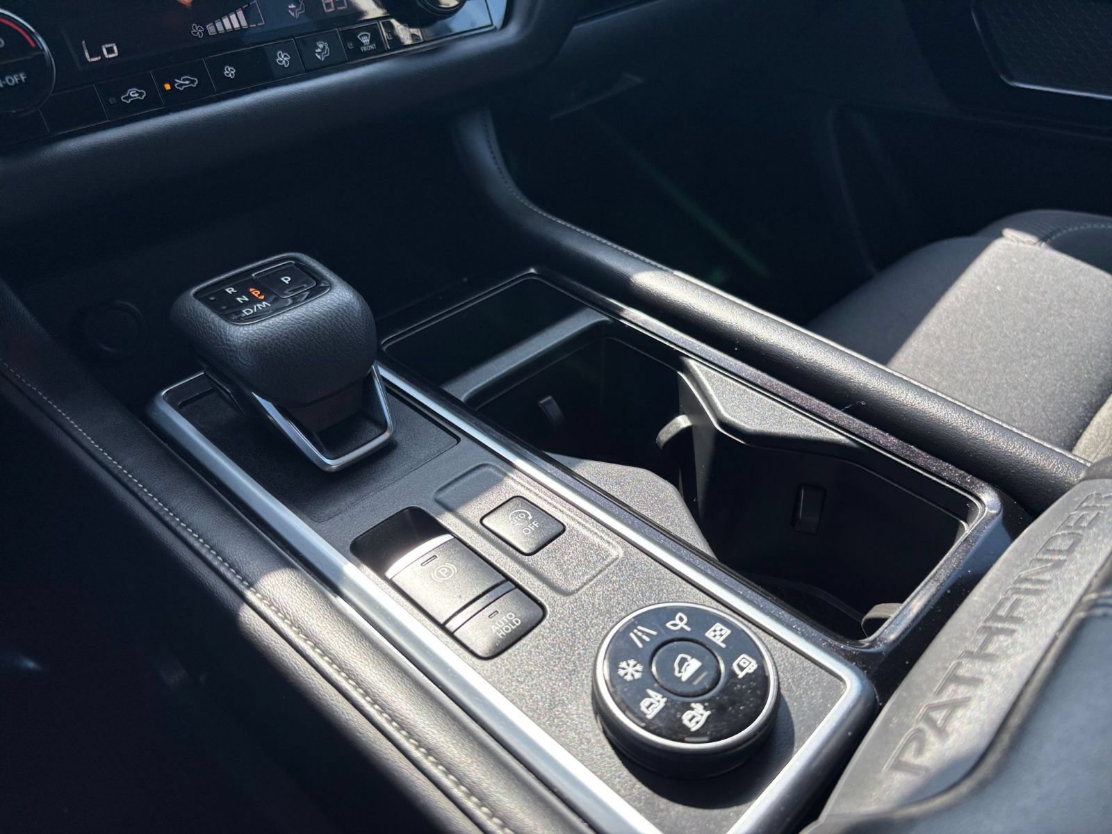 Used 2025 Nissan Pathfinder SV AWD/4WD image 44