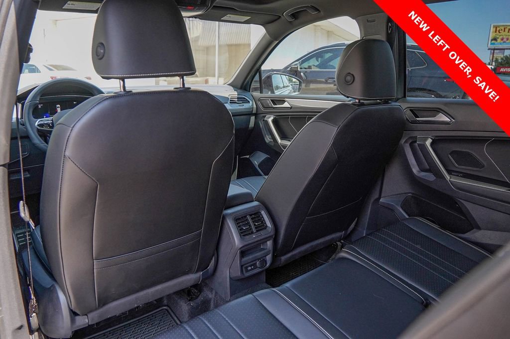 Used 2024 Volkswagen Tiguan SE R-Line image 30