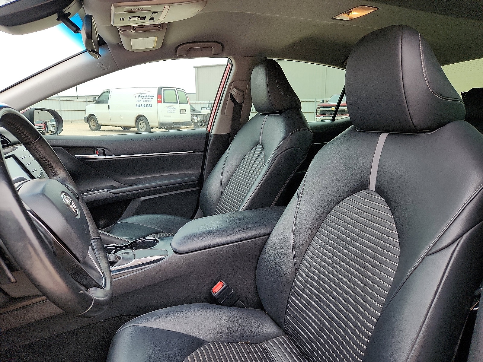 Used 2019 Toyota Camry SE FWD image 13