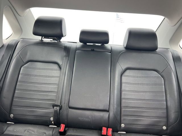 Used 2012 Volkswagen Passat 3.6 SE image 26