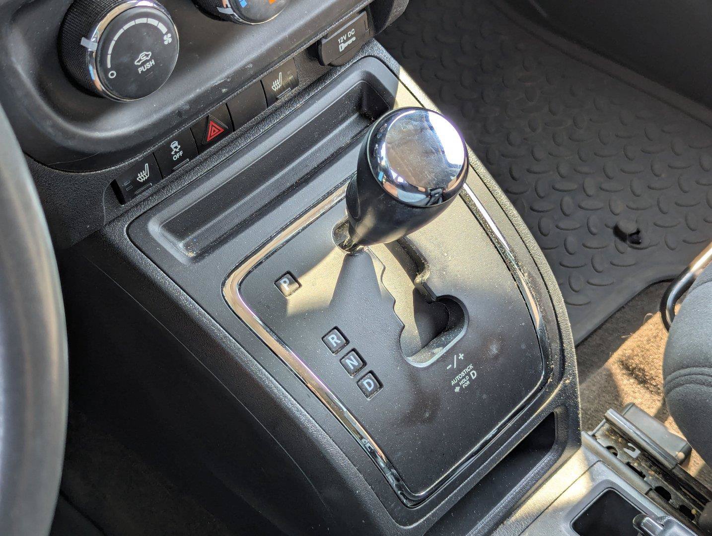 Used 2014 Jeep Patriot Latitude FWD image 15