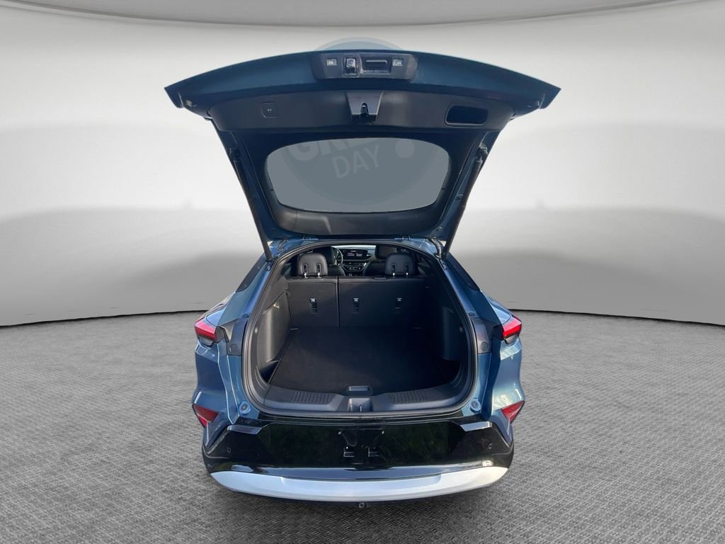 Used 2025 Buick Envista Sport Touring w/ Convenience I Package FWD image 23