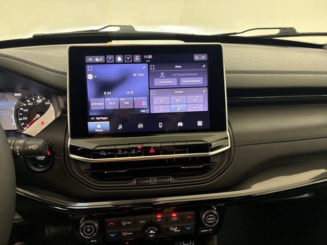 Used 2025 Jeep Compass Latitude w/ Convenience Group AWD/4WD image 26