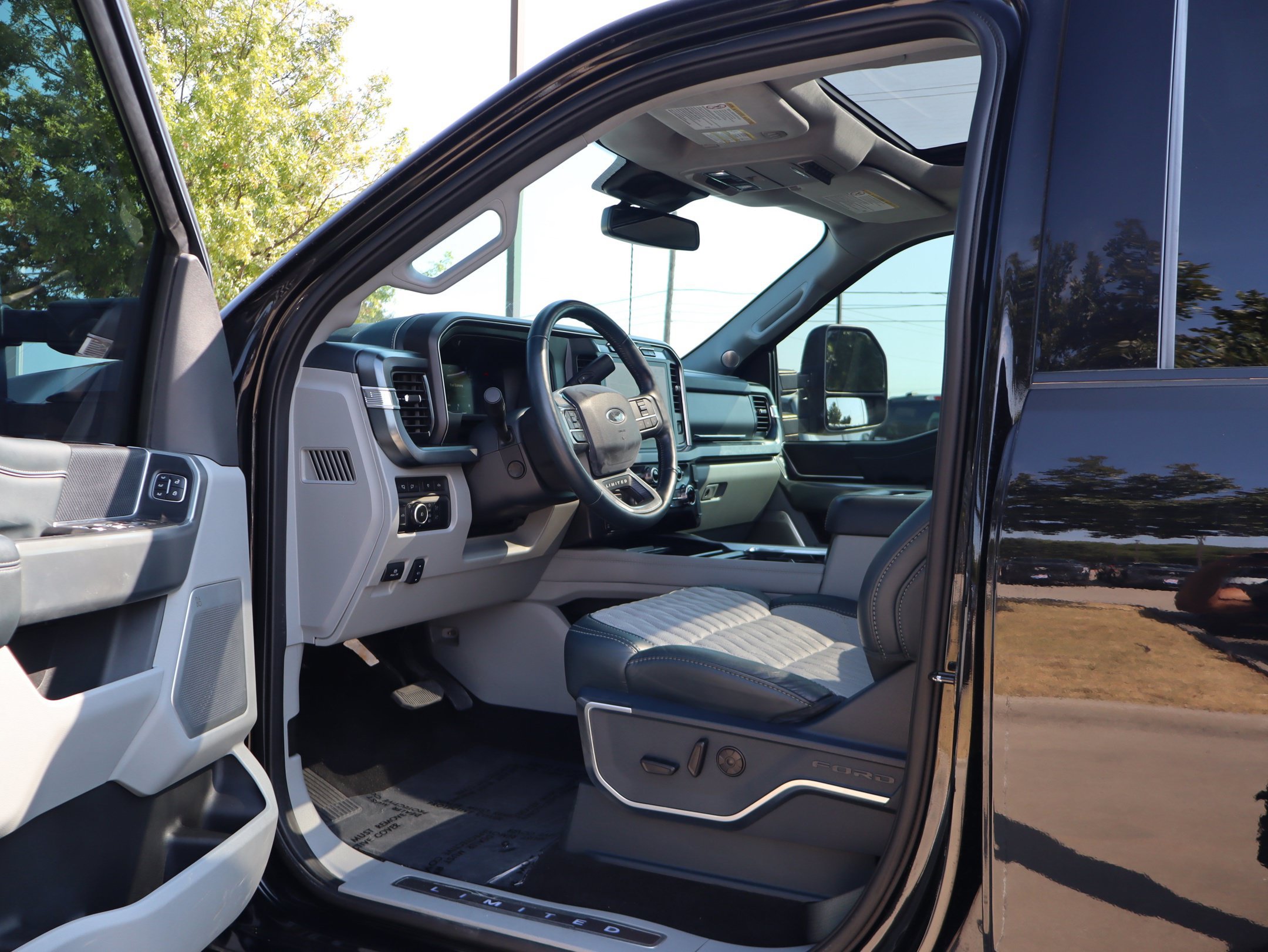 Used 2024 Ford F250 Limited w/ FX4 Off-Road Package AWD/4WD image 27
