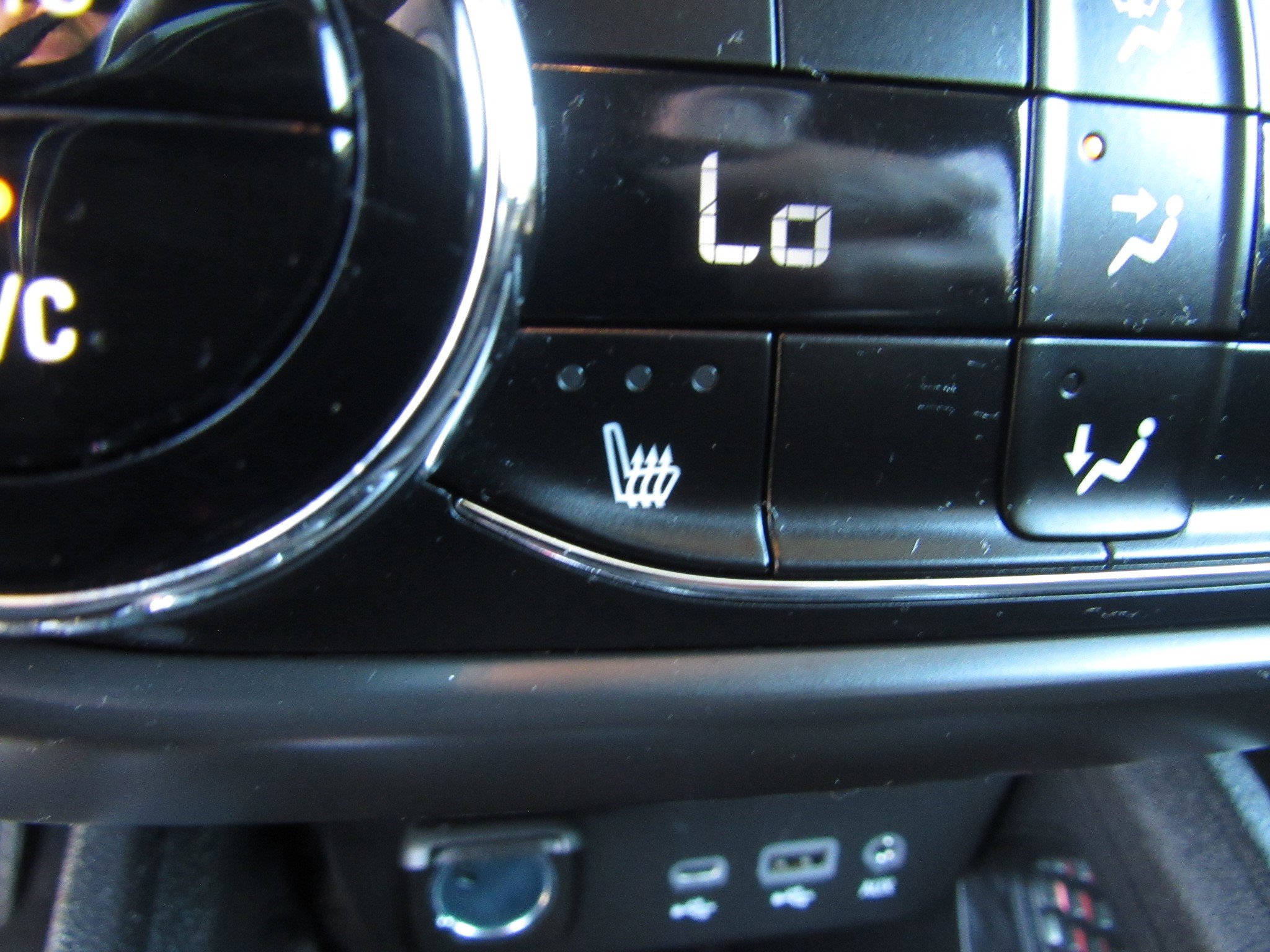 Used 2023 Chevrolet TrailBlazer RS w/ Sun and Liftgate Package image 23