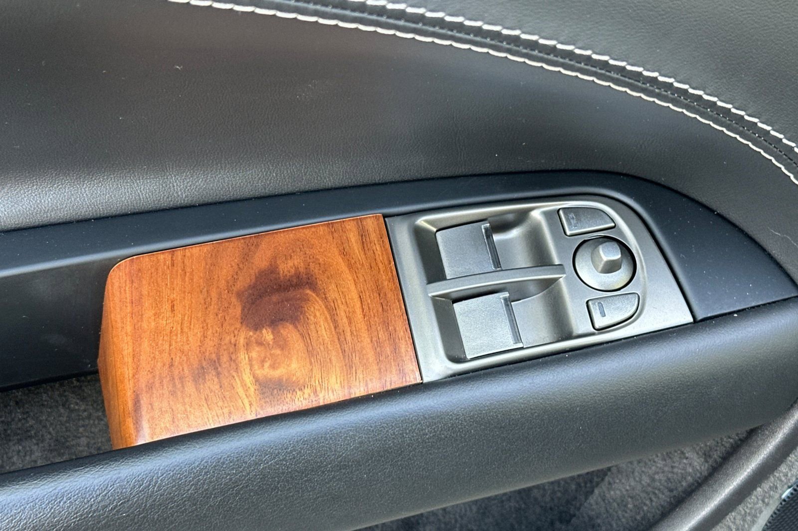 Used 2008 Jaguar XKR R image 13