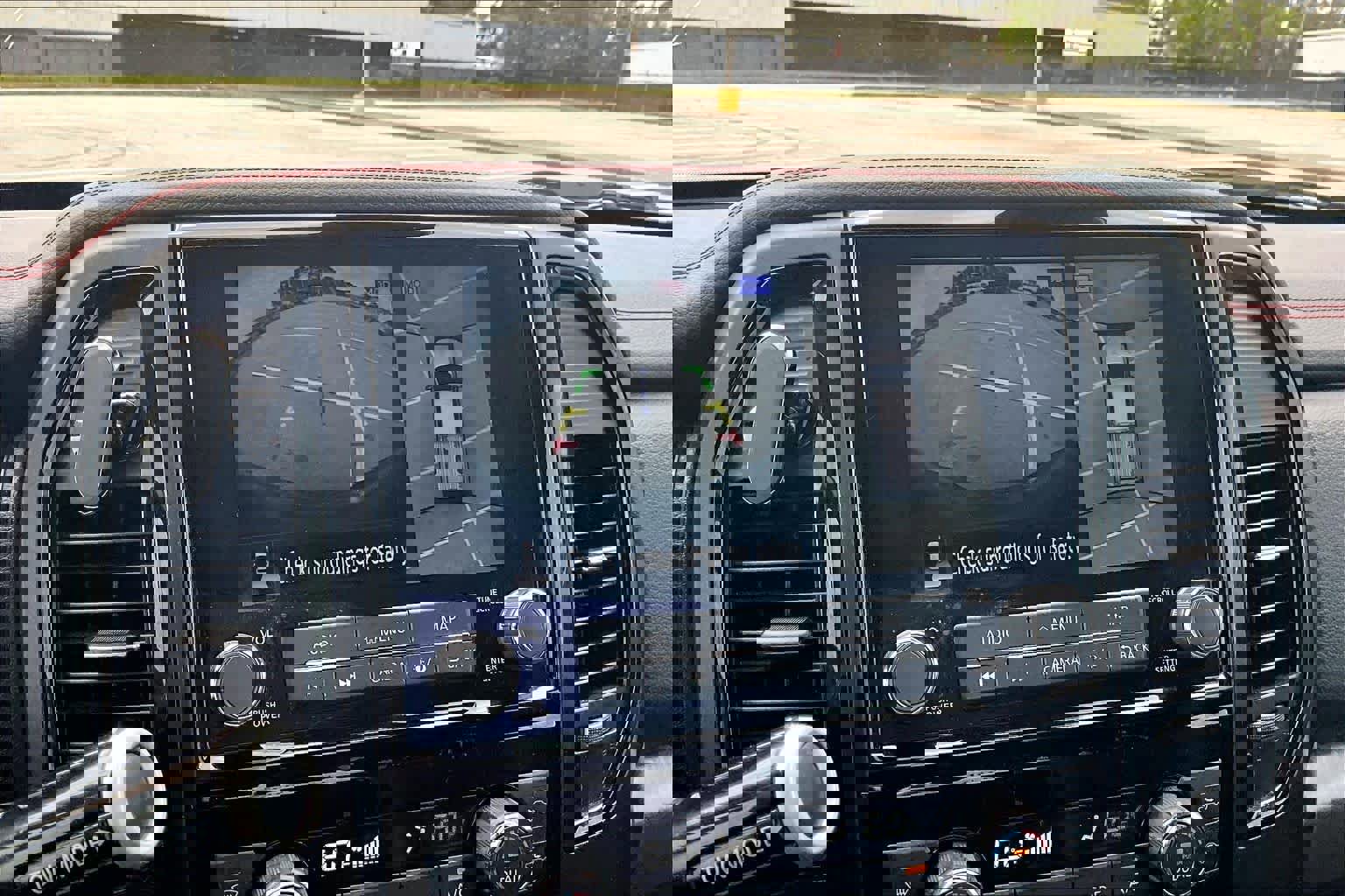 Used 2024 Nissan Titan PRO-4X w/ Pro-4x Convenience Package image 27