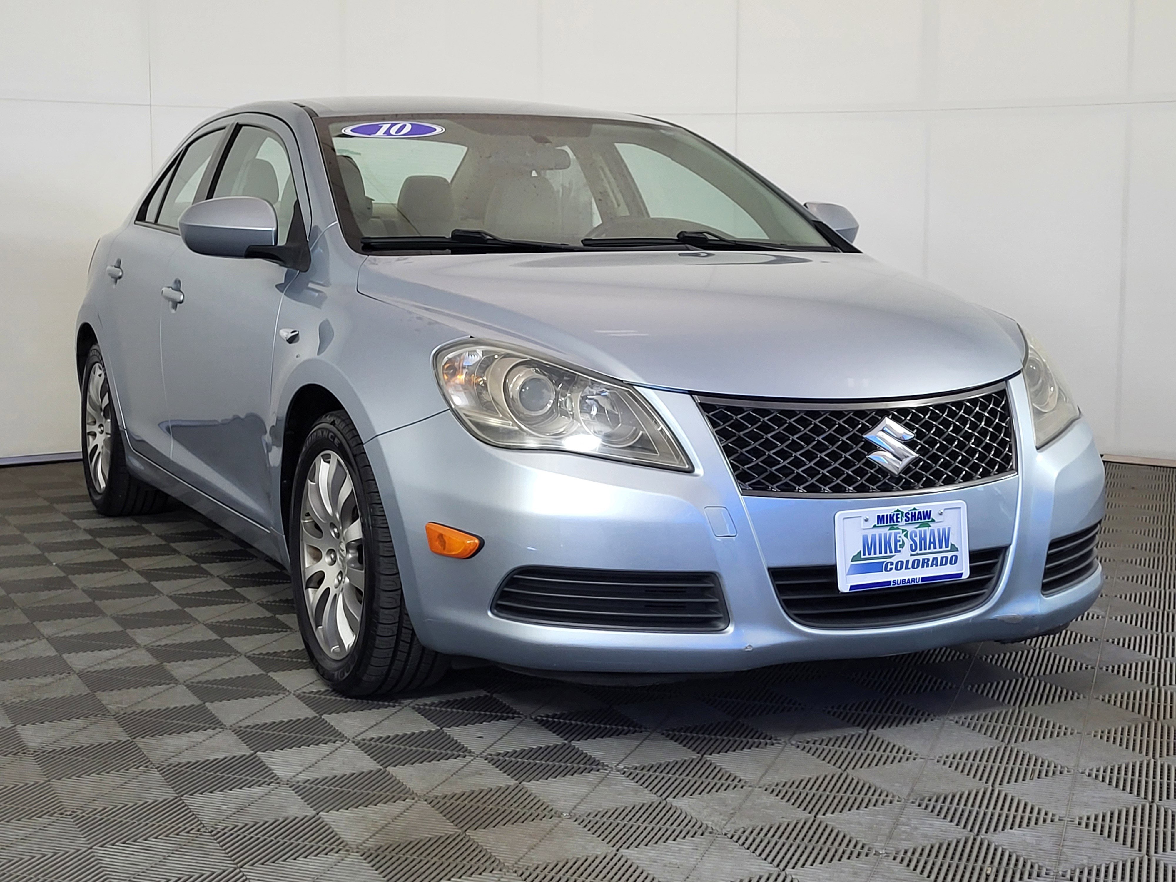 Used 2010 Suzuki Kizashi SE image 3