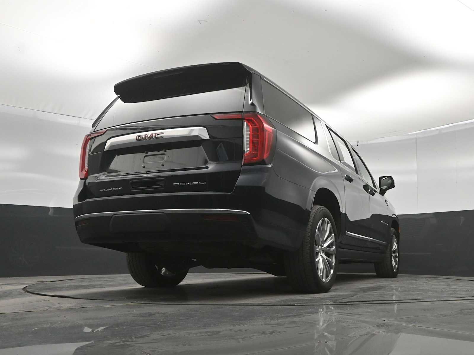 Used 2023 GMC Yukon XL Denali w/ Max Trailering Package AWD/4WD image 41