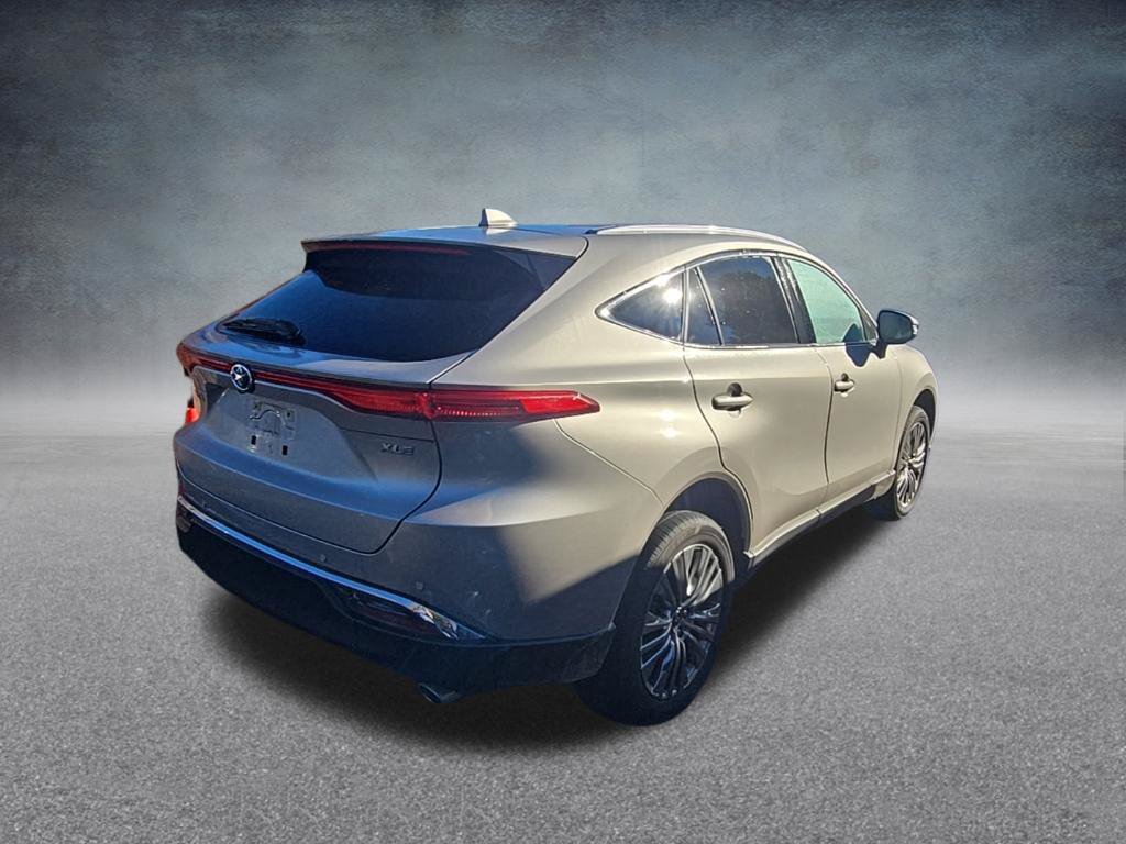 Used 2024 Toyota Venza XLE AWD/4WD image 9