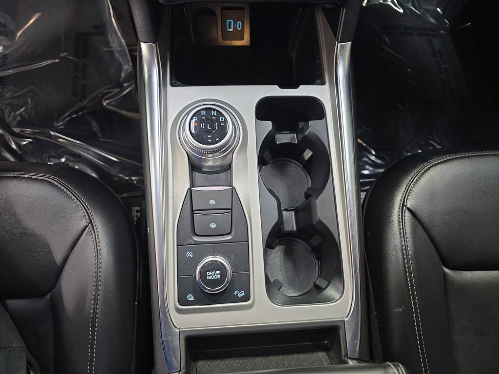 Used 2023 Ford Explorer XLT w/ Equipment Group 202A image 27