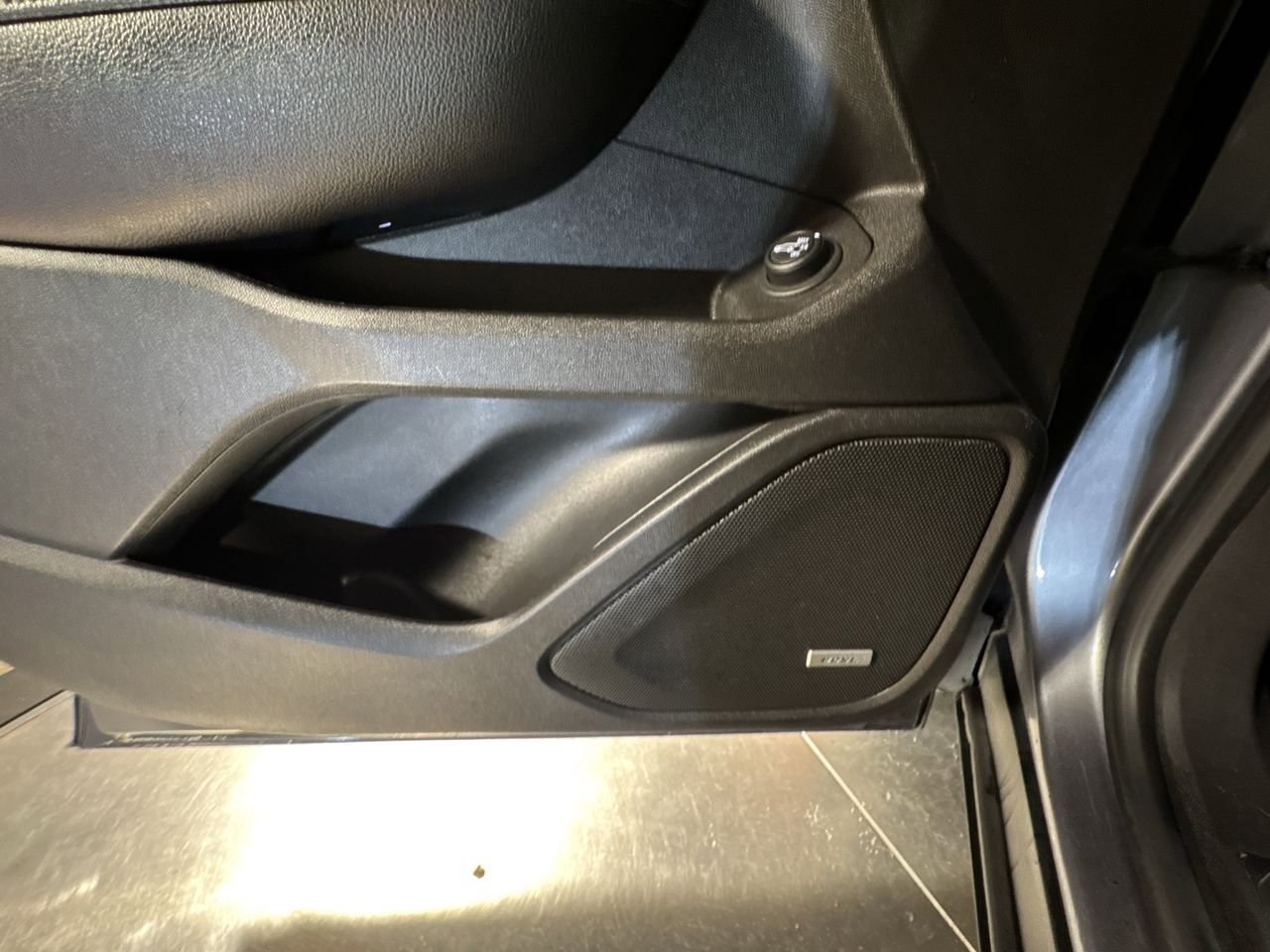 Used 2018 GMC Terrain Denali w/ Advanced Safety Package image 21