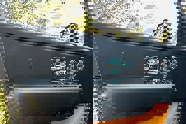 Used 2020 Rolls-Royce Cullinan Black Badge image 48