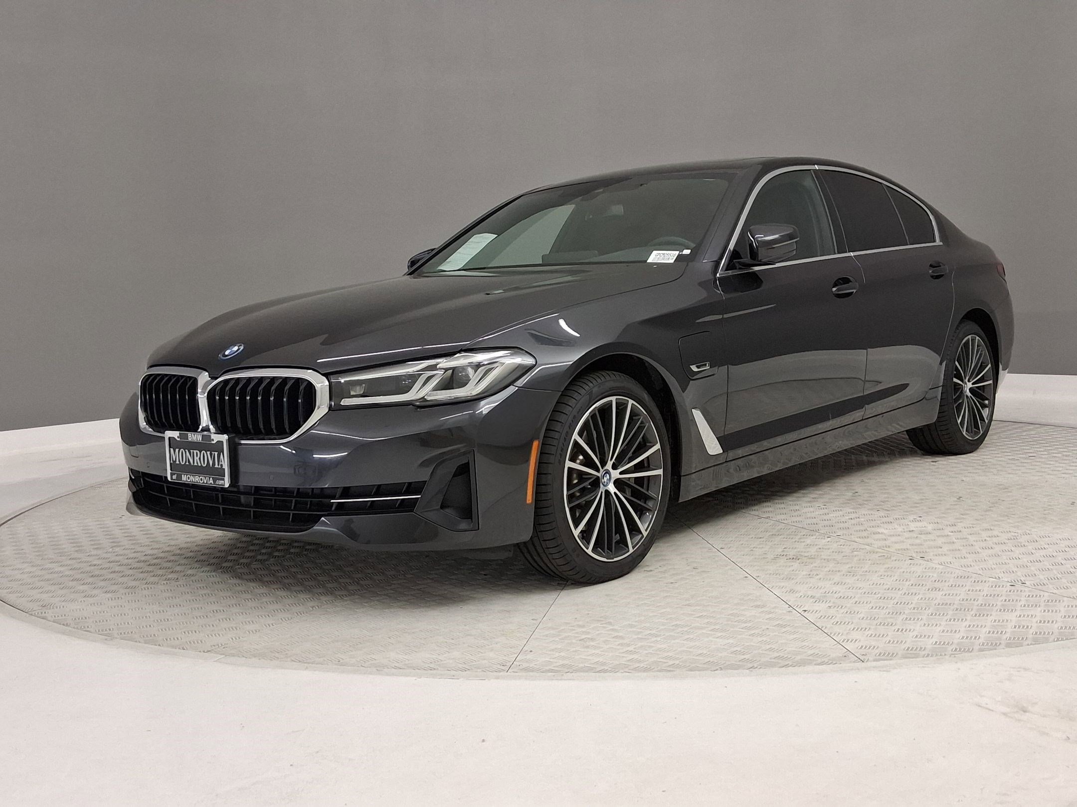 Used 2023 BMW 530e w/ Convenience Package RWD image 40