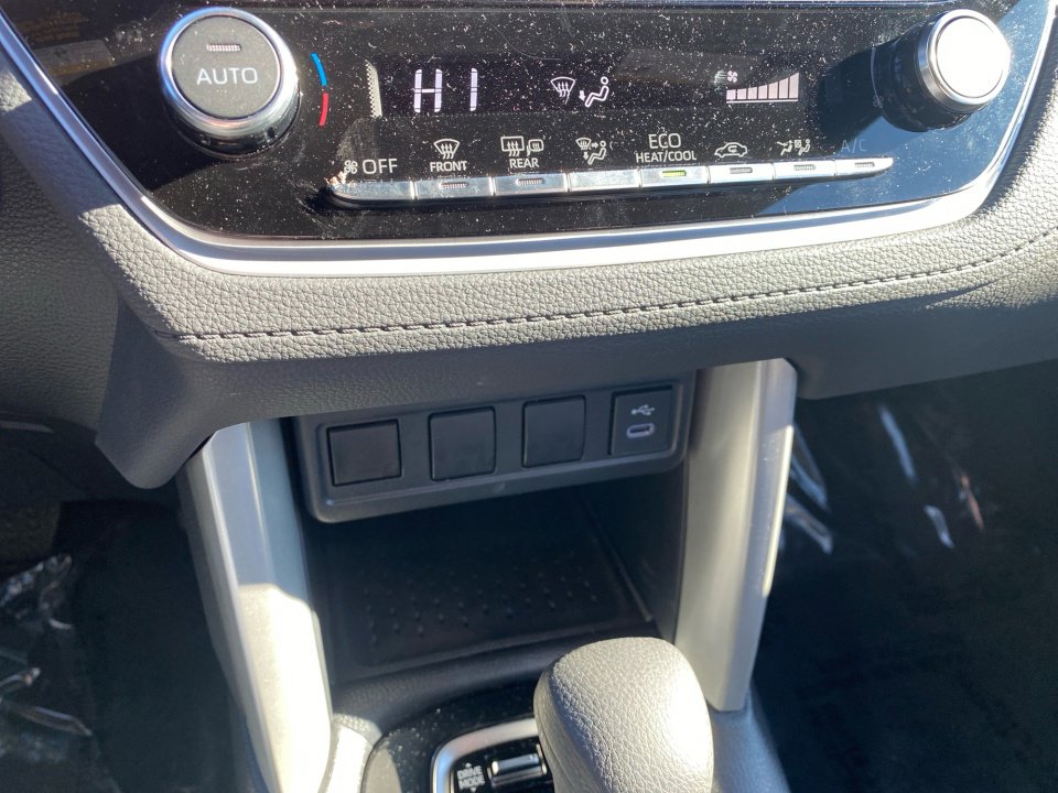 Used 2024 Toyota Corolla Cross AWD Hybrid image 21