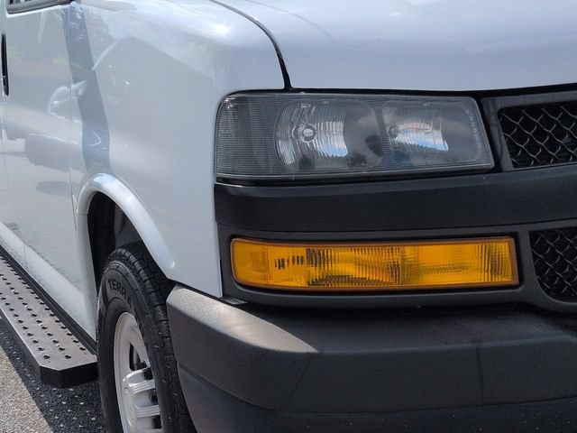 Used 2019 Chevrolet Express 2500 RWD image 9