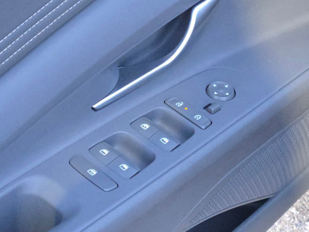 Used 2024 Hyundai Elantra SEL w/ Convenience Package image 27