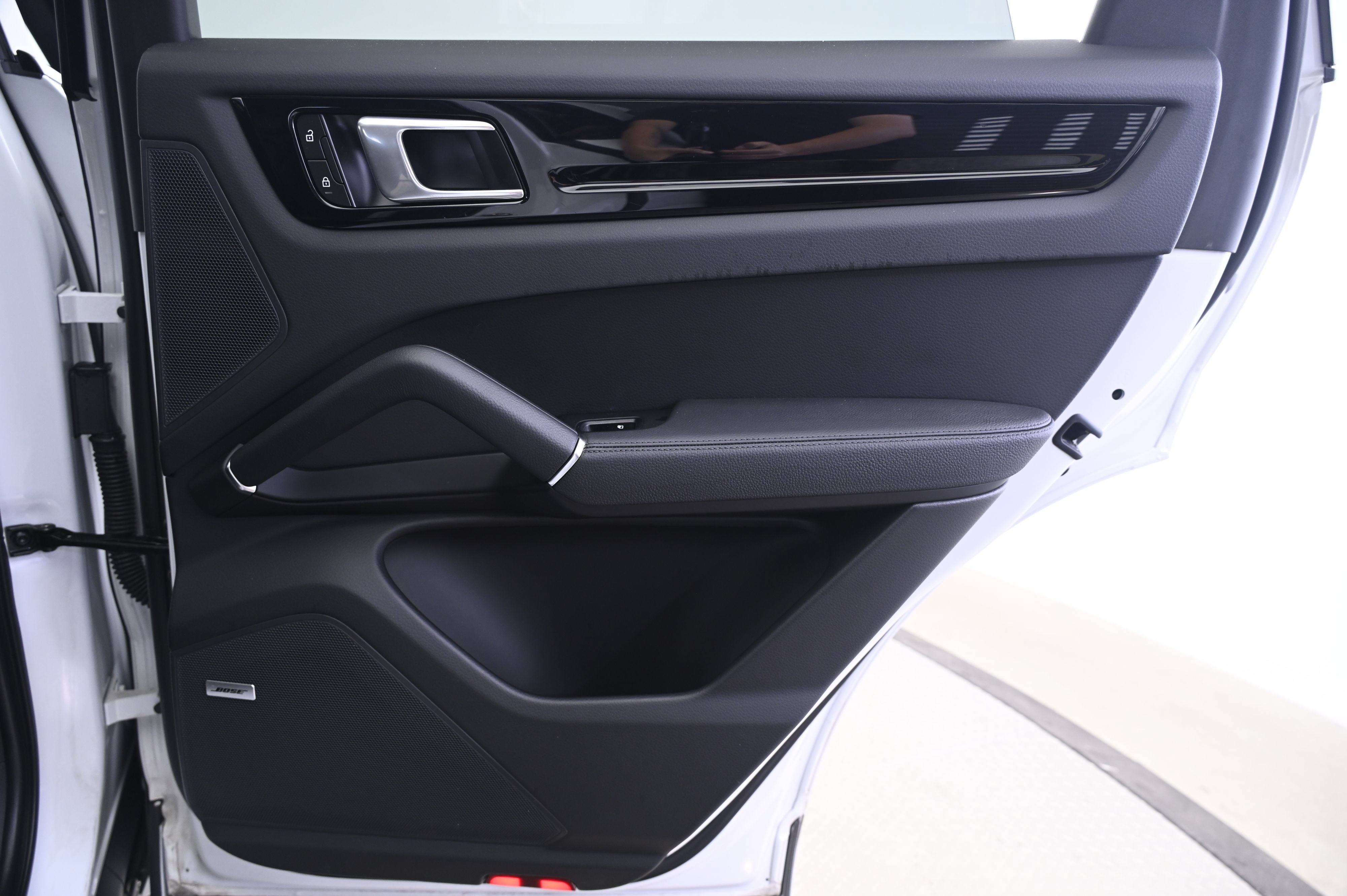 Certified 2023 Porsche Cayenne AWD/4WD image 16