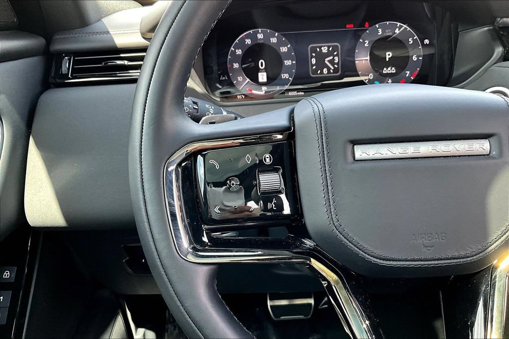 Certified 2026 Land Rover Range Rover Velar Dynamic SE AWD/4WD image 11