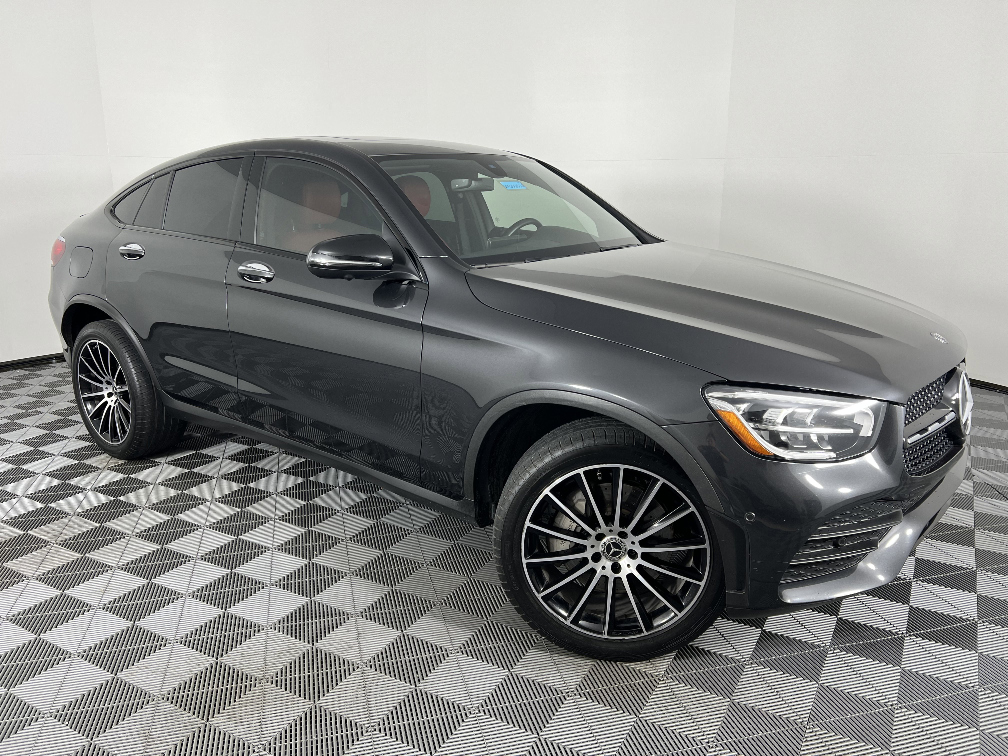 Used 2020 Mercedes-Benz GLC 300 4MATIC Coupe image 2