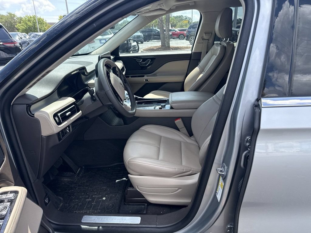 Certified 2023 Lincoln Aviator 2WD w/ Premium Package image 14