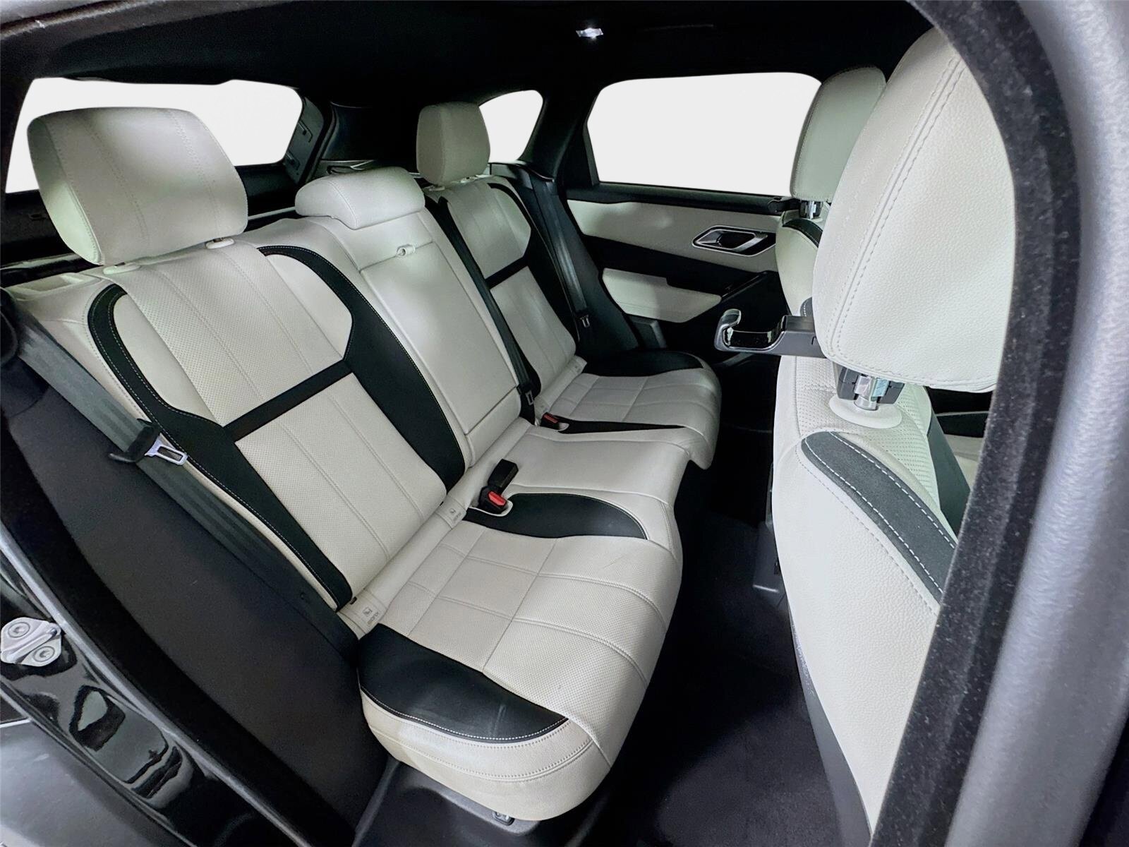 Certified 2022 Land Rover Range Rover Velar R-Dynamic S AWD/4WD image 29