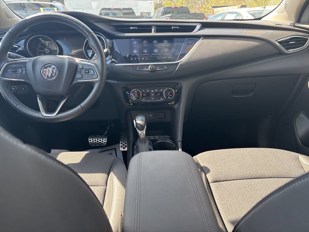 Used 2023 Buick Encore GX Select w/ Sport Touring Package FWD image 18