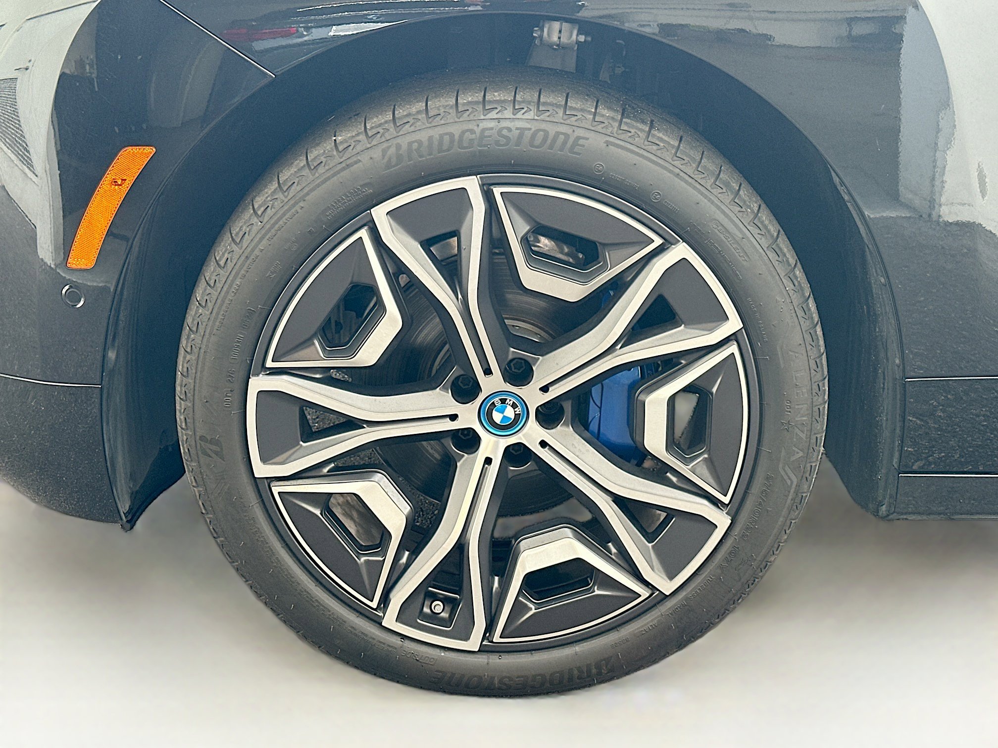 Used 2025 BMW iX xDrive50 w/ Sport Package image 38